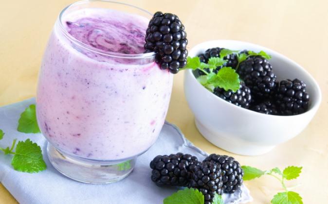 Homemade yogurt in 3 servings